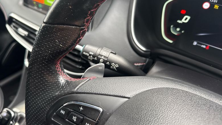 MG Hs 1.5 T-GDI Exclusive 5dr DCT Petrol Hatchback